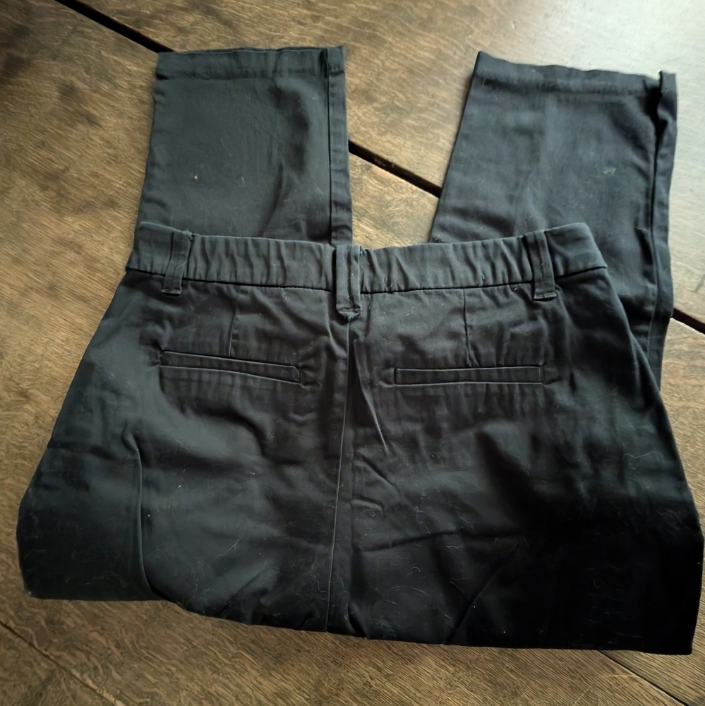 Khakis & Co Black Capris - Picture 3 of 6